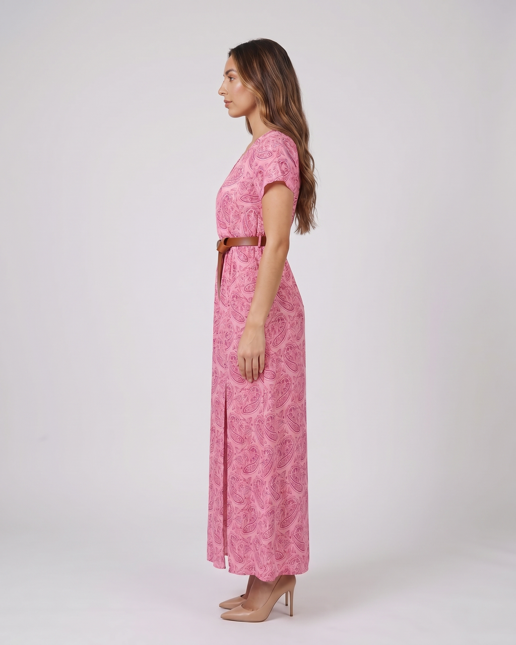Side view of pink paisley v neck short sleeve maxi dress