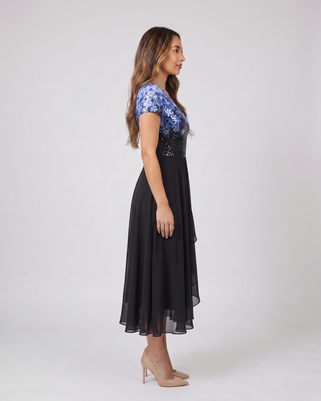 Side view of blue / black v neck short sleeve ombre midi dress